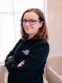 Dental Innovations Front Office - Lyndsea