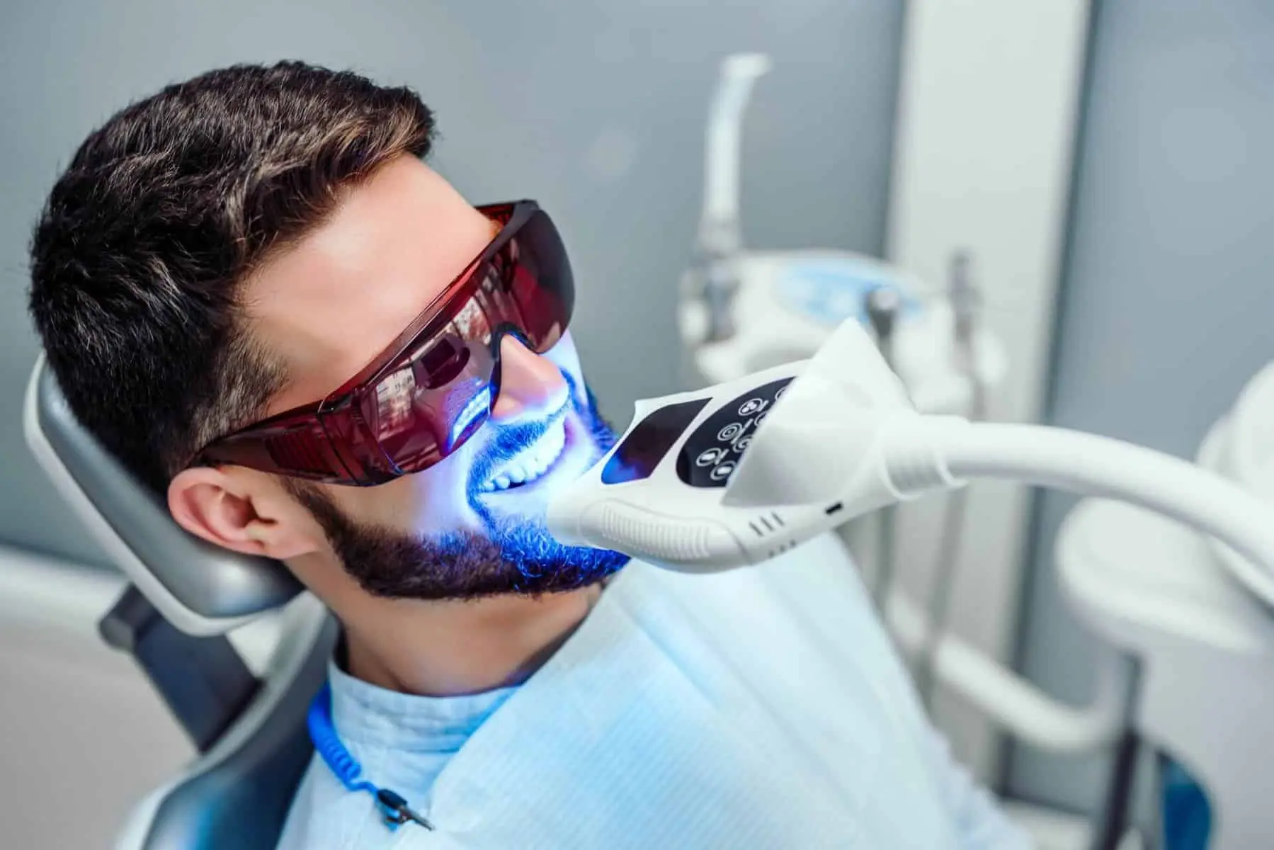 Teeth Whitening process at dental innovations